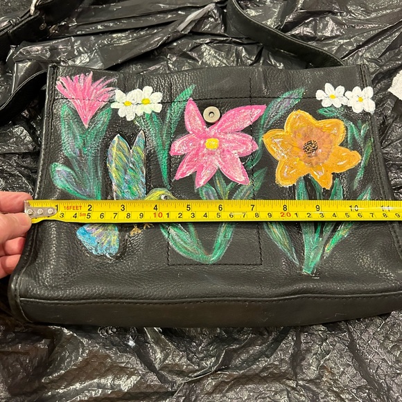 VINTAGE FOSSIL BLACK LEATHER UPCYCLED PAINTED BAG - Picture 12 of 14